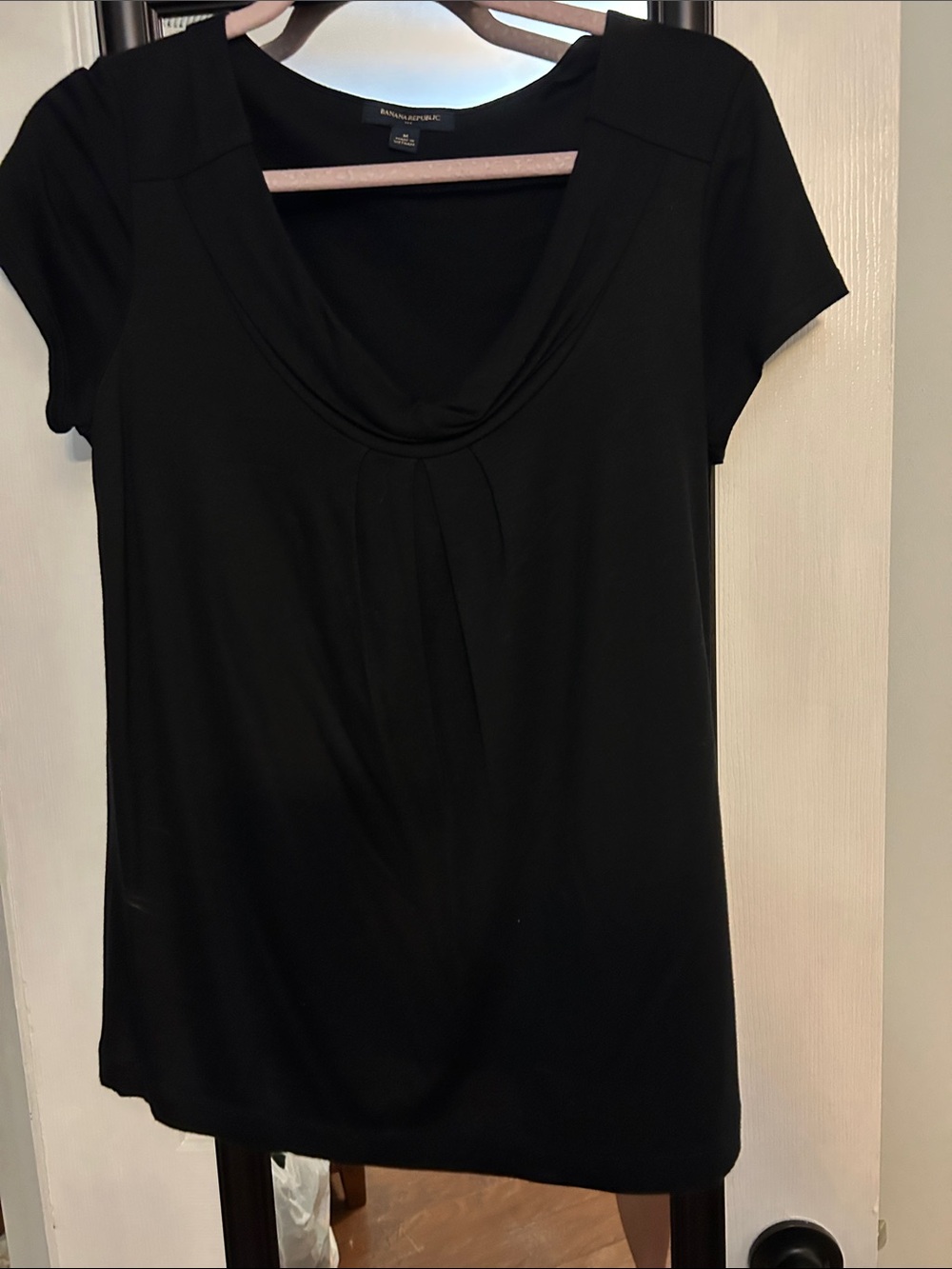 Banana Republic Black Short-Sleeve Scoop Neck Tee
